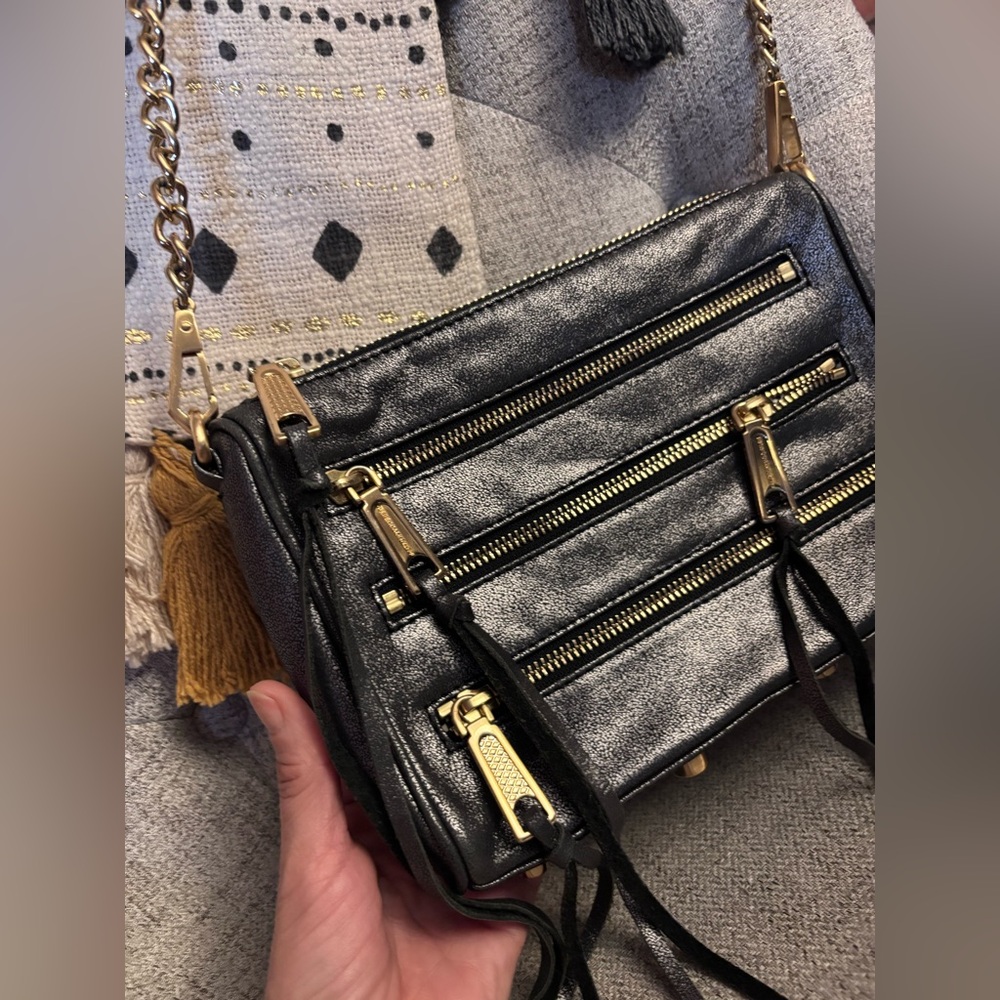 Rebecca Minkoff Leather Crossbody with Gold Hardware❤️😎